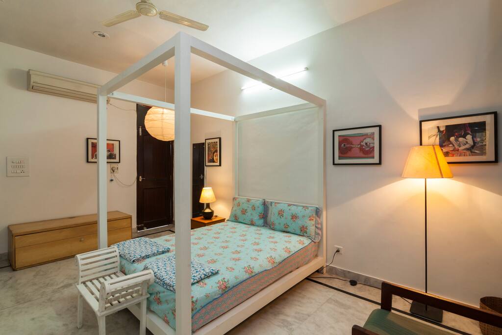 Room Varanasi xx, dx#4