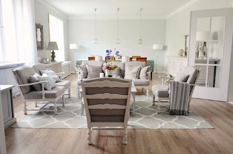 Top performing Airbnb: Beautiful Villa in Westend Berlin in Westend
