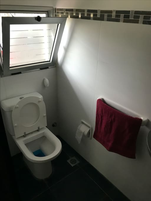 Baño social plata de abajo