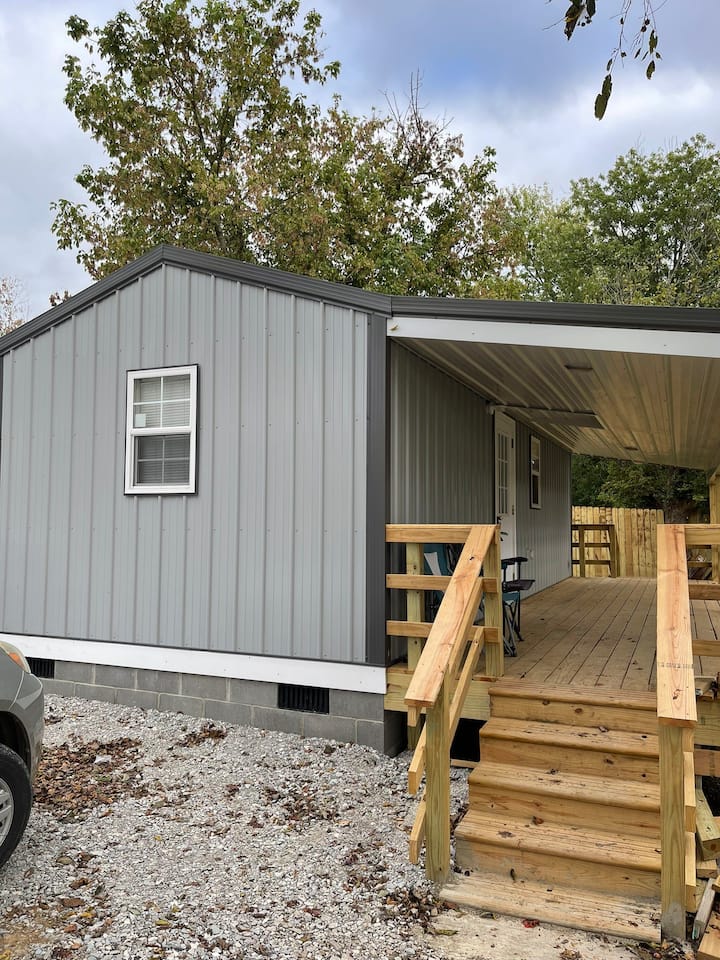Tiny home with a cabin feel Tiny houses for Rent in New Pekin