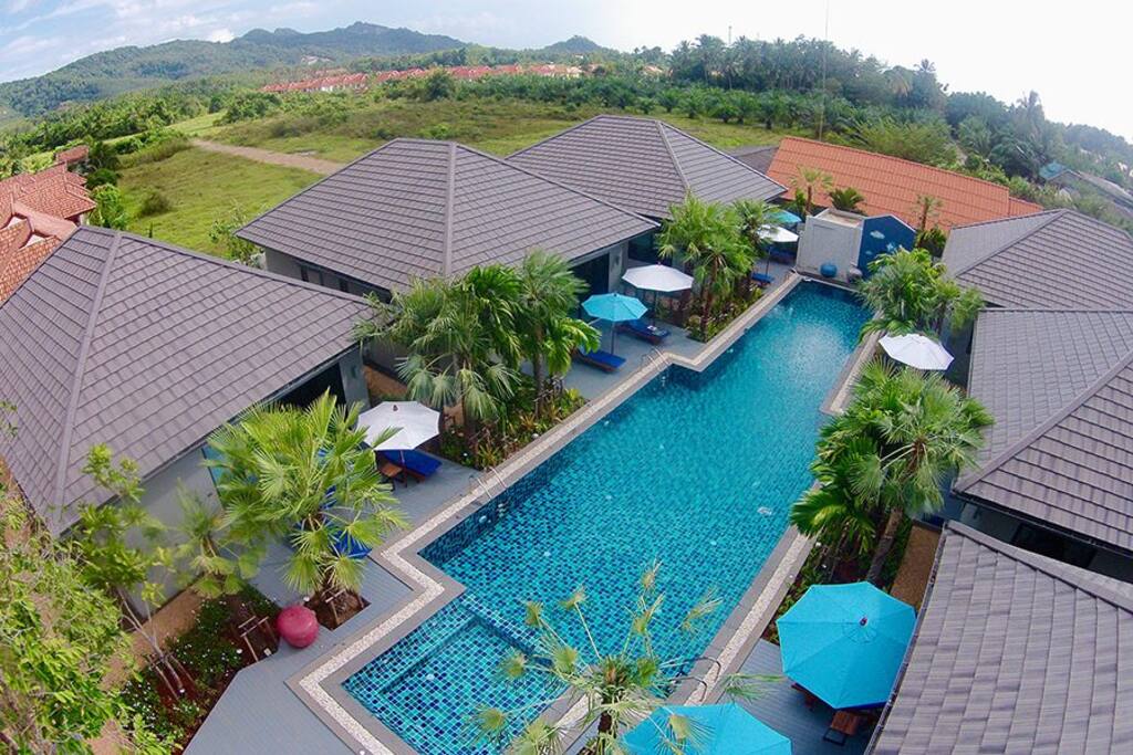 Big pool!