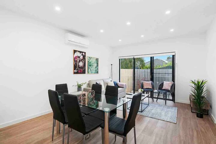 Domi Rentals - The Hampton Homes - Melbourne