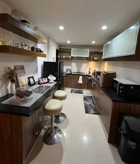 FullAC 3BR w/ Amazon Alexa & Parking near Rockwell