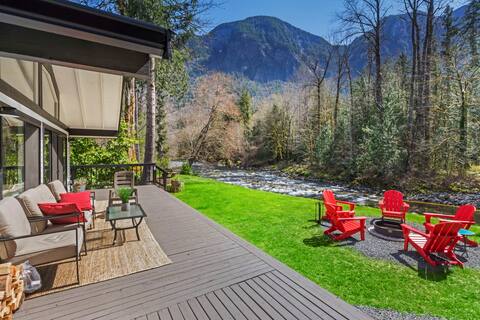 Snoqualmie River Retreat