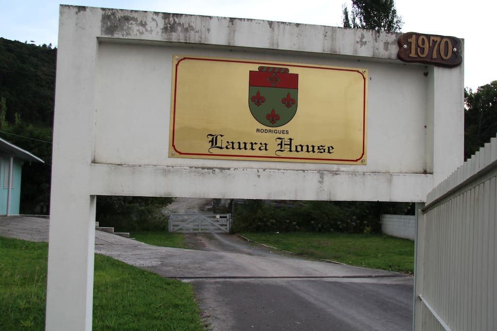 Entrada da propriedade .