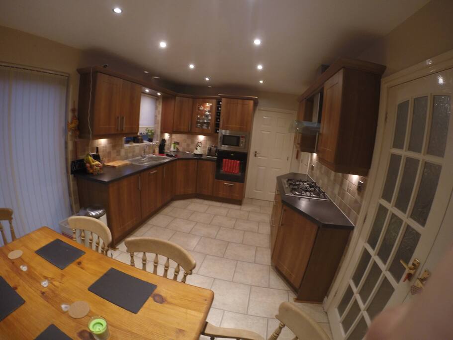 Kitchen/ dining