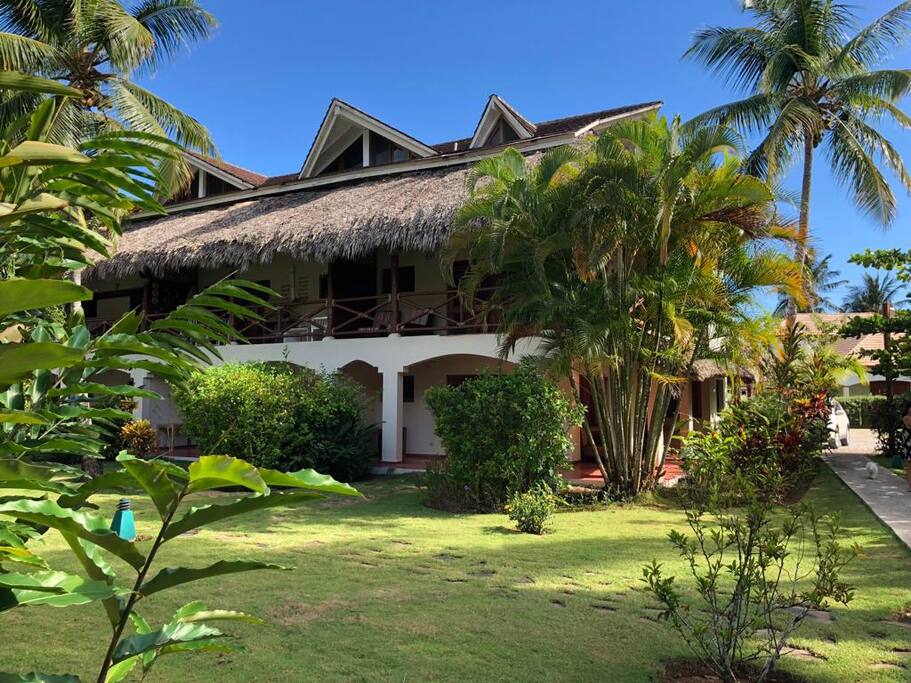 Apartamento de la esquina! con Balcon en L