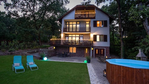 Guesthouse SwallowNest with Lake View