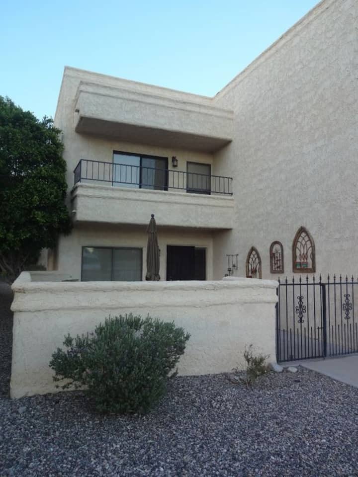 Great Location on the Island at Nautical Estates! Townhouses for Rent