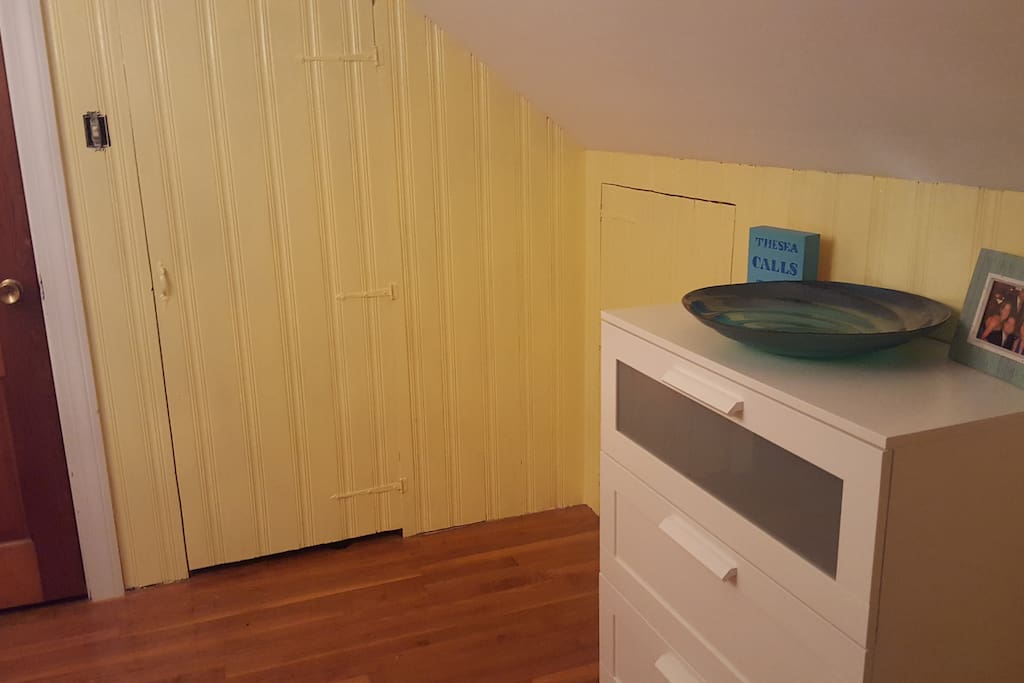 Guest Room, private.