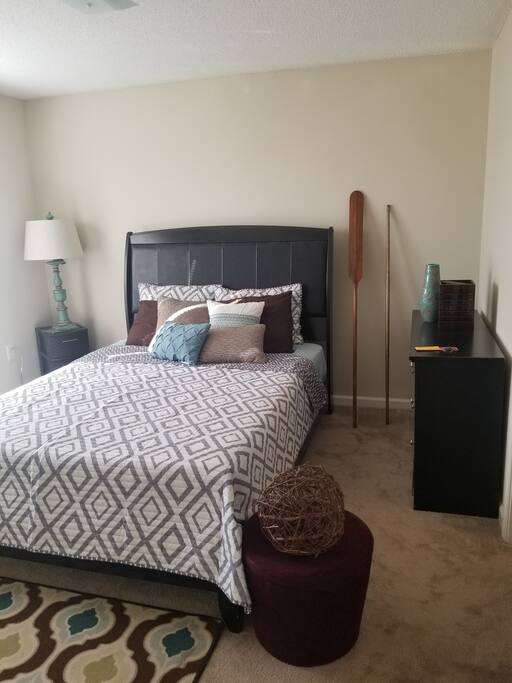 Guest bedroom