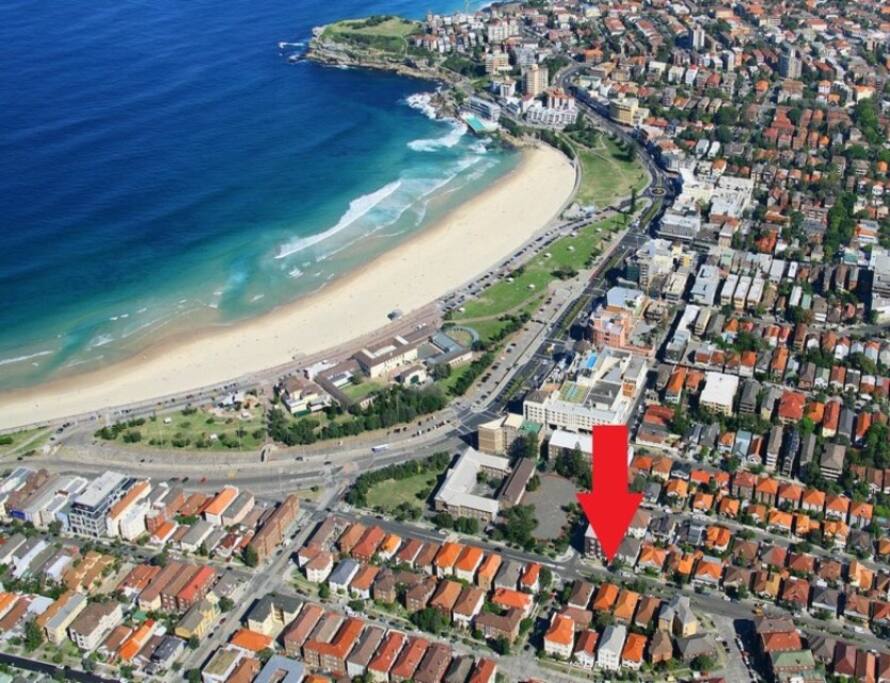 Moments away from Bondi beach!