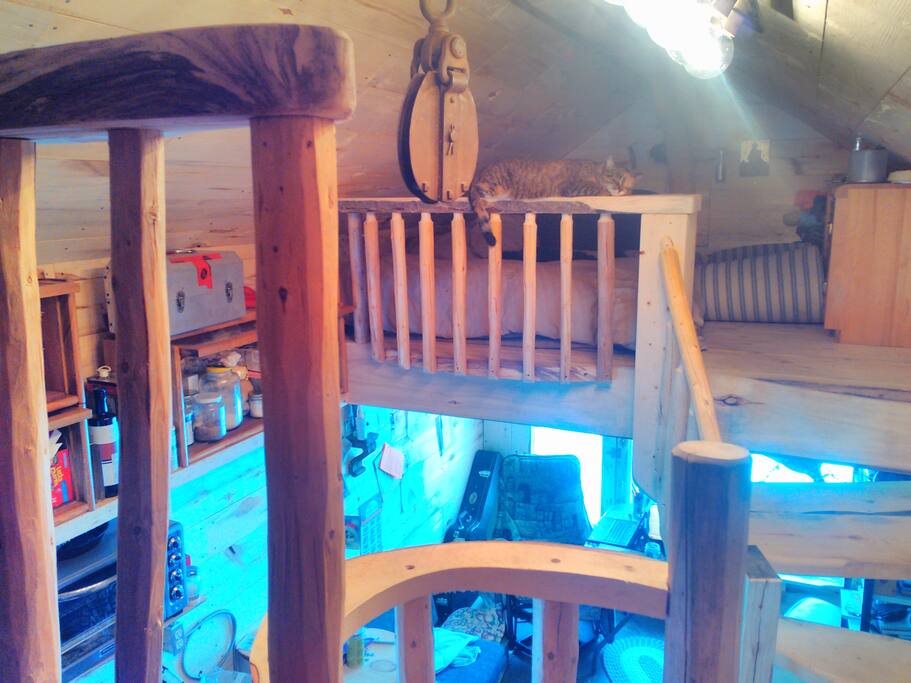 Mezzanine lit double