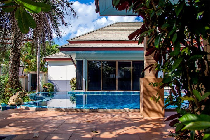 Villa Grande Y Cómoda - Pattaya