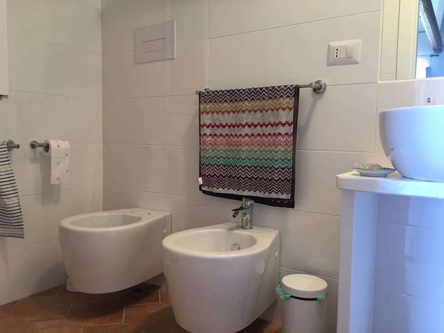 Private ensuite bathroom with all modern amenities.