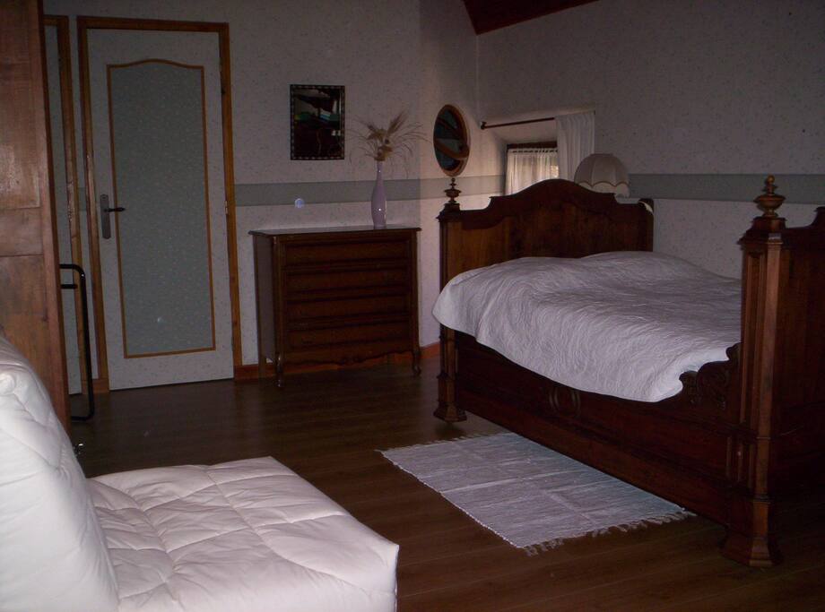 Chambre avec 2 lits simples