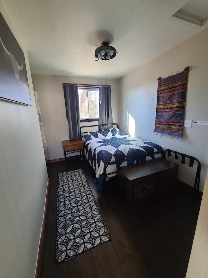 Втора спалня с пълно легло