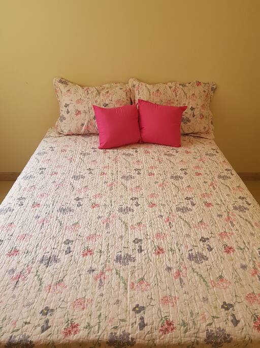 Cama casal Queen