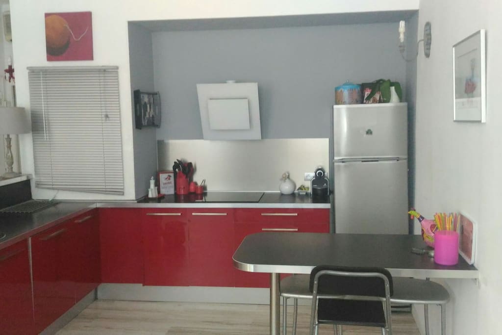 Cuisine refaite en Juillet,nouvelle Plaque Induction et cafetière Nespresso pour mieux vous accueillir !!!