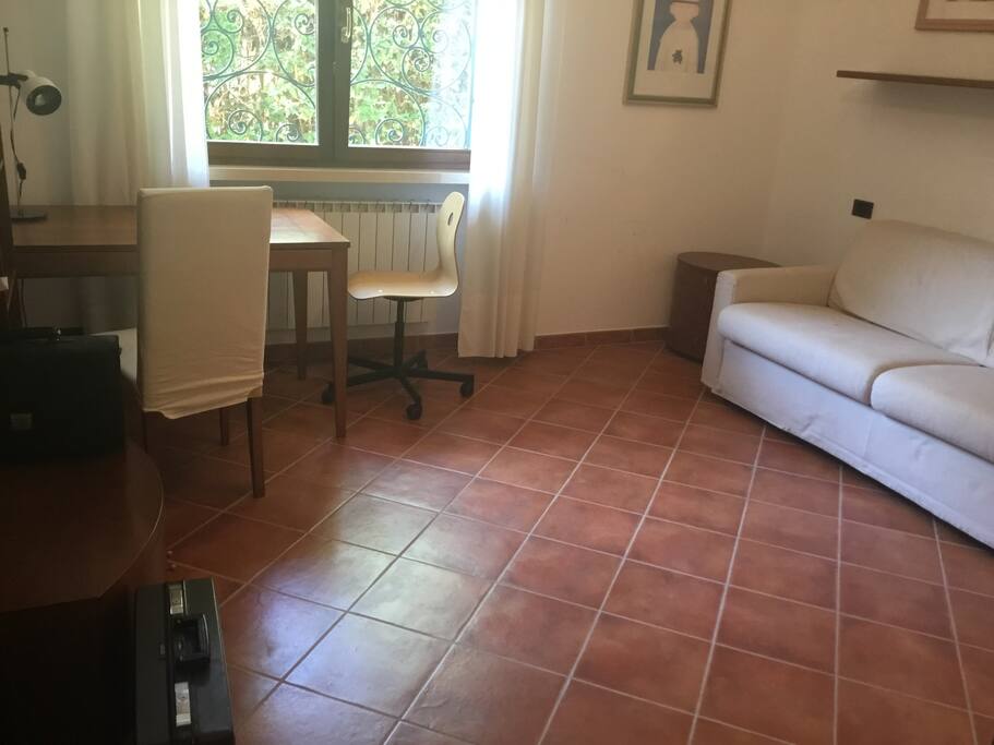 Studio con divano-letto matrimoniale
