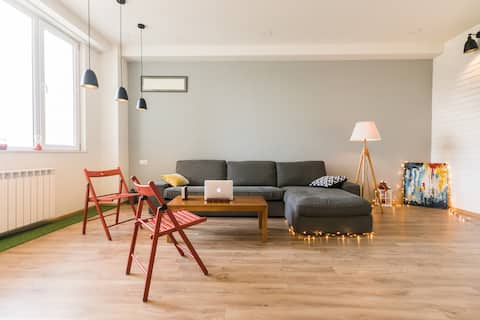 ⭐ Private & Stylish 5 ⭐ 2 BR Apartment w Balcony