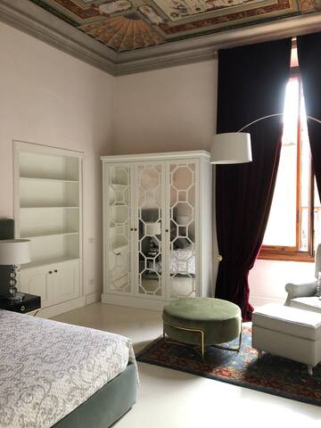 Luxury central apartment with amazing terrace gallery image 4