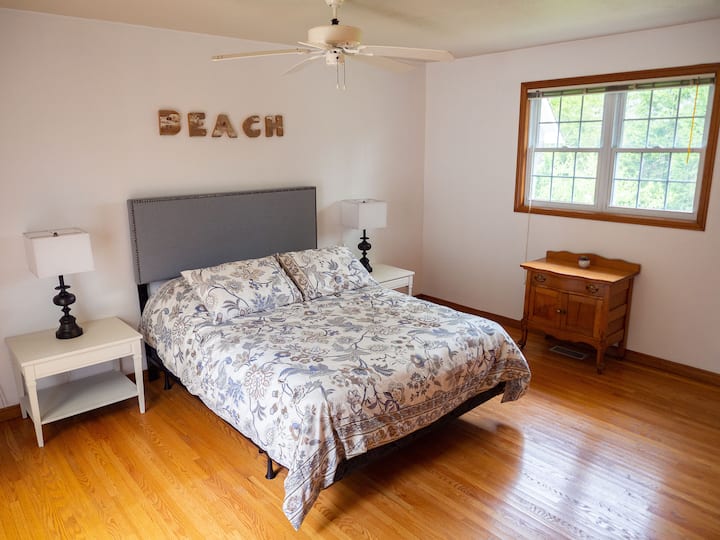 Chumba cha kulala 2 na kitanda cha malkia