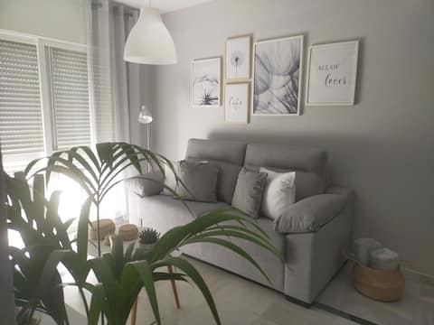 Popular Airbnb listing: "Jardindelmar" Apartment in Torrox
