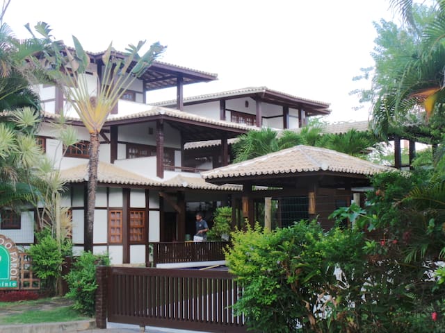 Belíssimo 2 suítes 100m² na vila em Praia do Forte