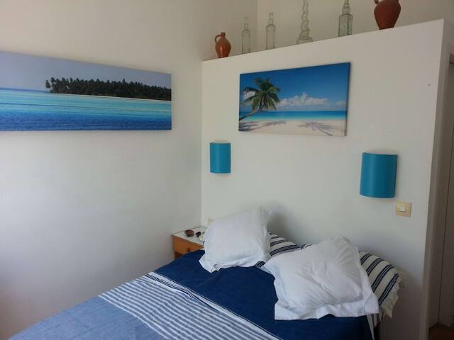Beachfront house gallery image 5