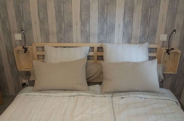 Chambre / Schlafzimmer / Sleeping-Room
