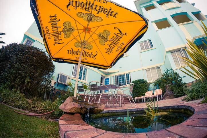 Striking Sea Point 3 Bedroom Garden Suite gallery image 4