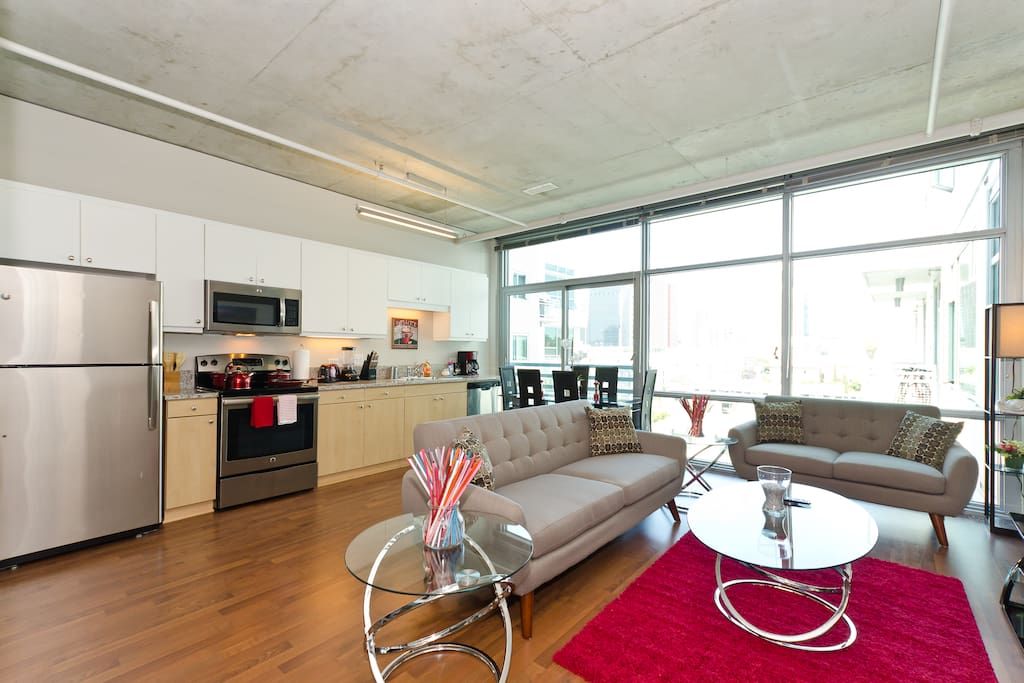Breath taking city view as soon as you walk in!