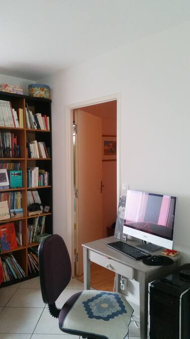 porte du salon donnant sur chambre
