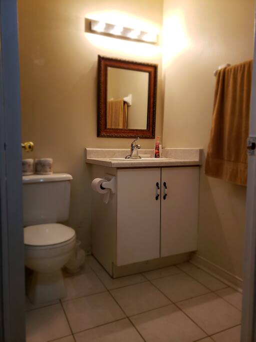 Bathroom (1/2)