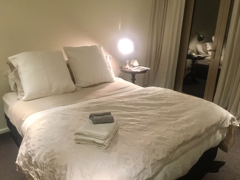 Queen Bed with Electric Blanket