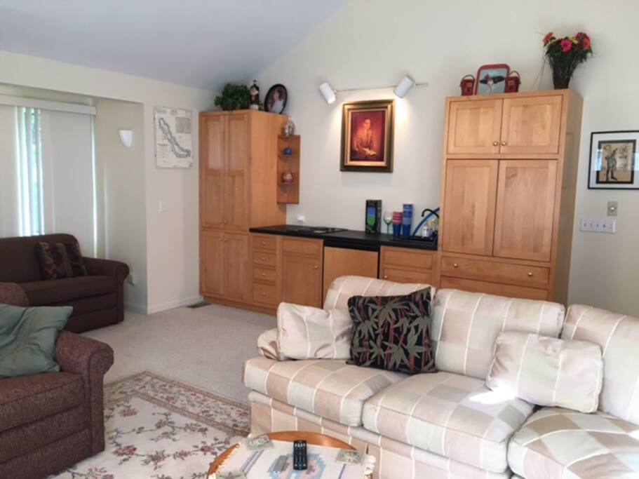 Living Room with Kitchenette - Upstairs