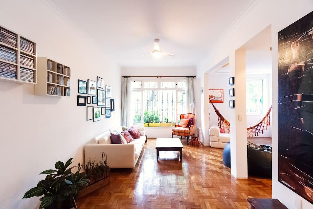 Spacious living room