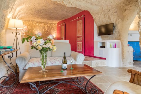 Charming troglodyte house in the Loire Valley