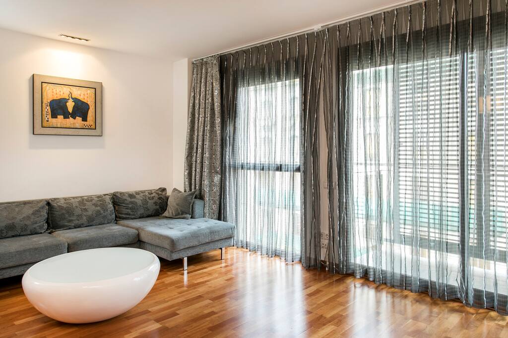 Bright and cozy living room