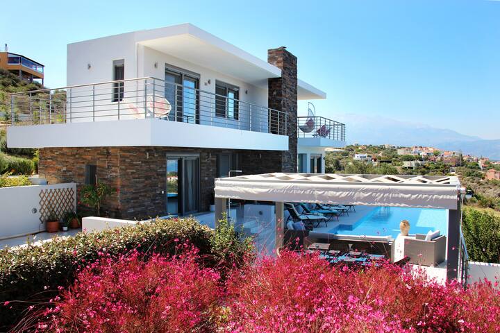 Villa Elizavet, luxury Villa + pool and sea views