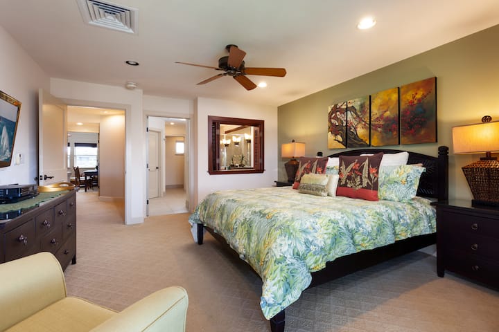 Dormitorio principal con cama tamaño king
