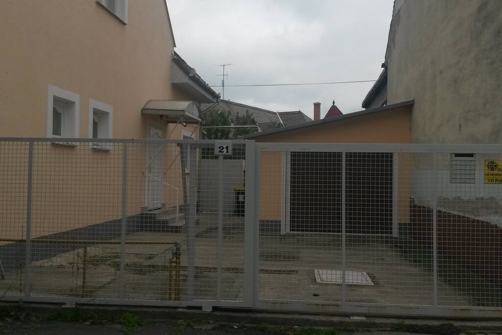 Külső utcai képü-2