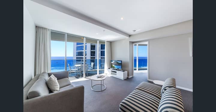 Se proporciona una cama plegable individual con colchón de espuma viscoelástica bajo petición para el sexto huésped. 