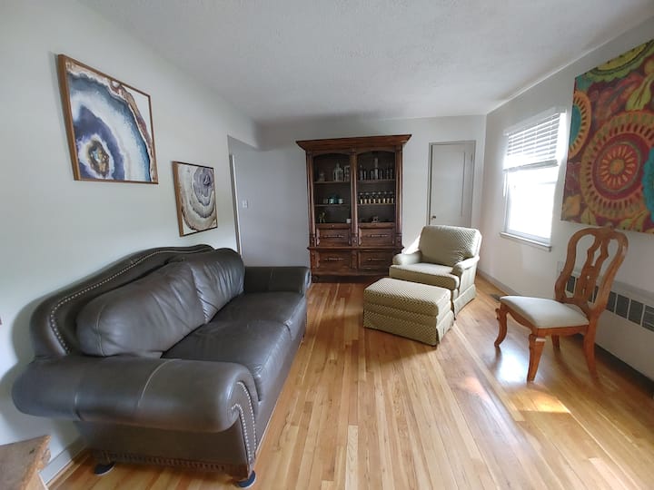 Miller Park Condo - Favorite Among Nurses! - Winston-Salem, NC