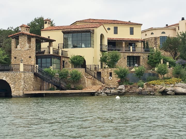 Luxury Lake Lbj Waterfront Estate Home Villas for Rent in Horseshoe
