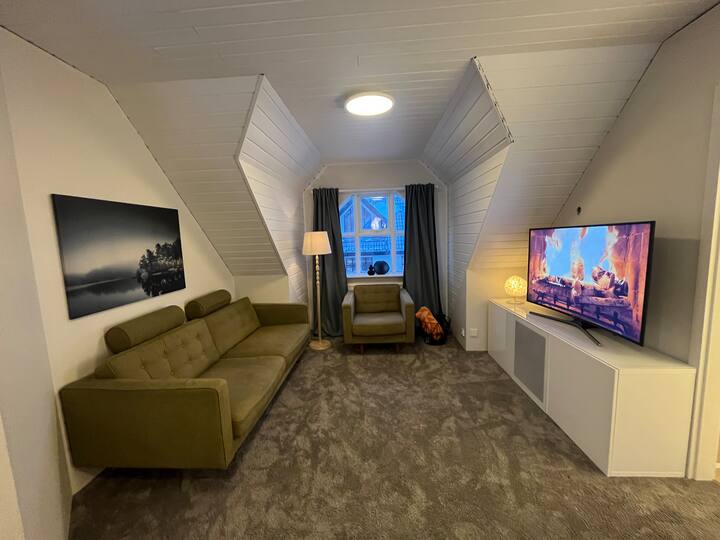 Televízor na poschodí