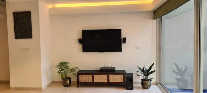Living room image 6