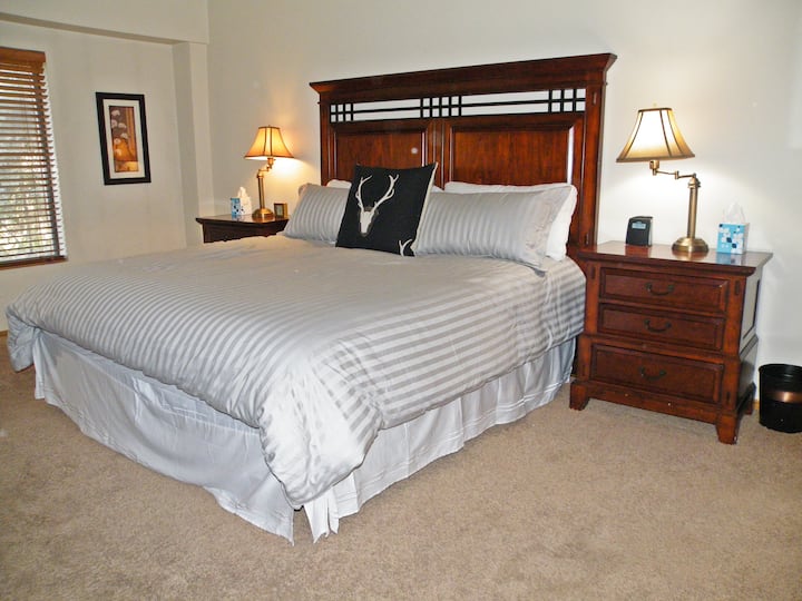 Master Bedroom - King, Private bath w/ shower