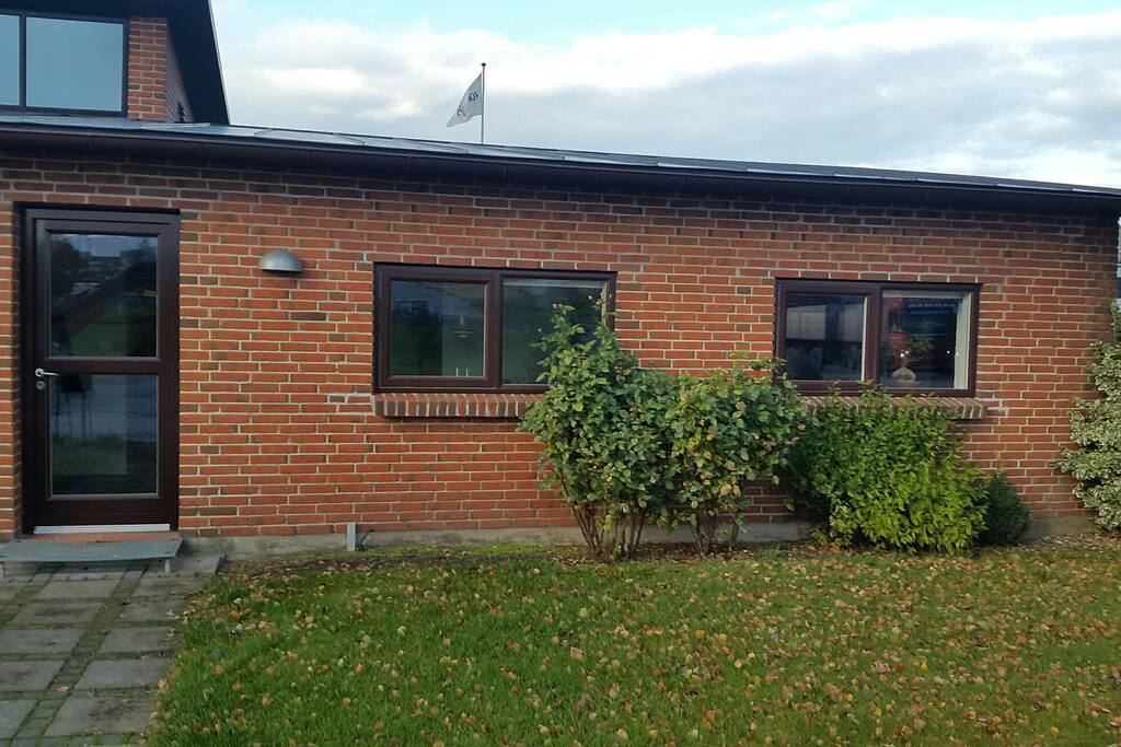 Facade af lejet del